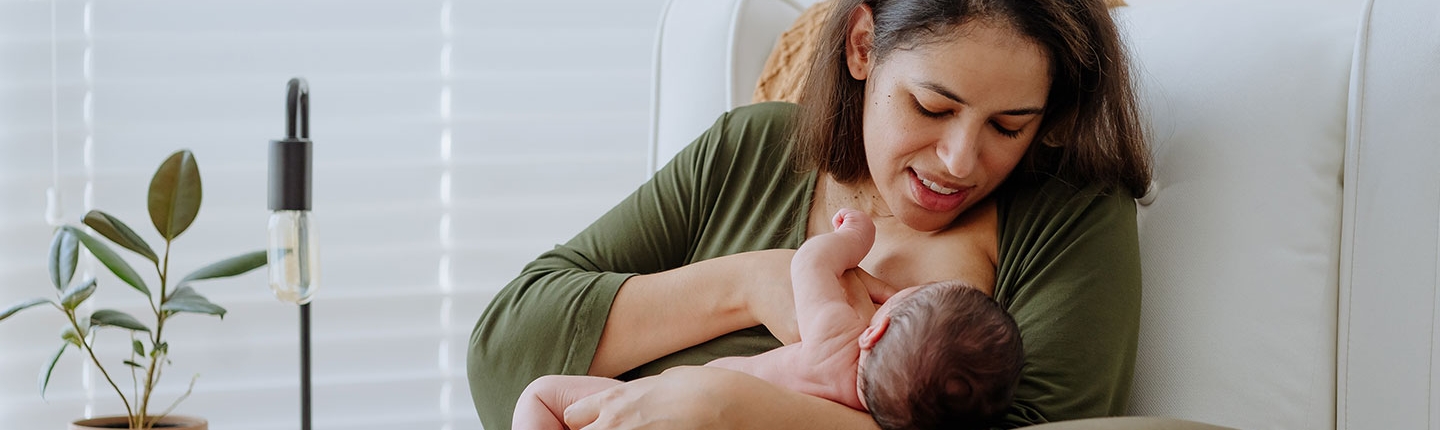 mom nursing