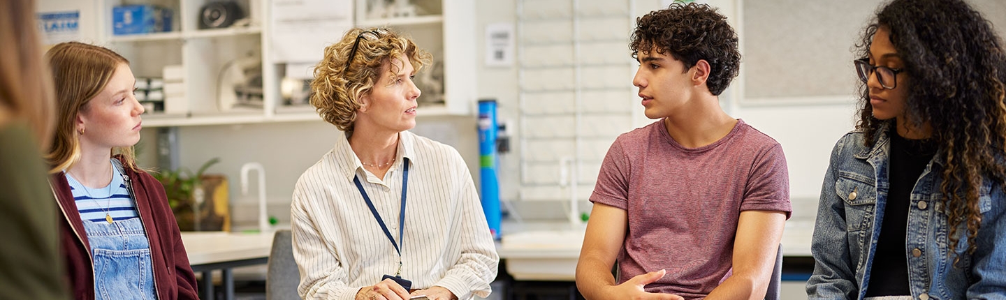 teens in group therapy